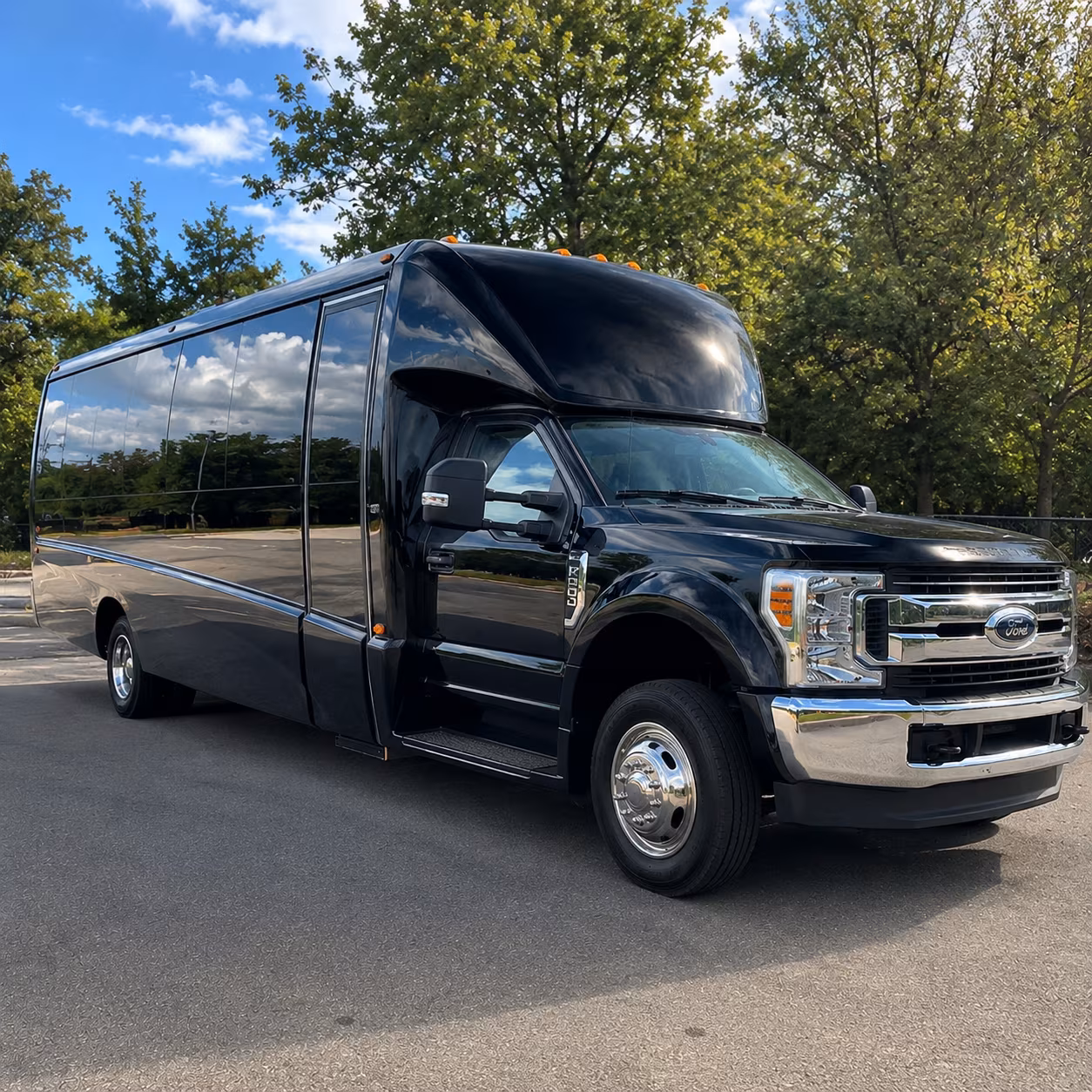 bridal party minibuses for getting ready and photo stop transportation